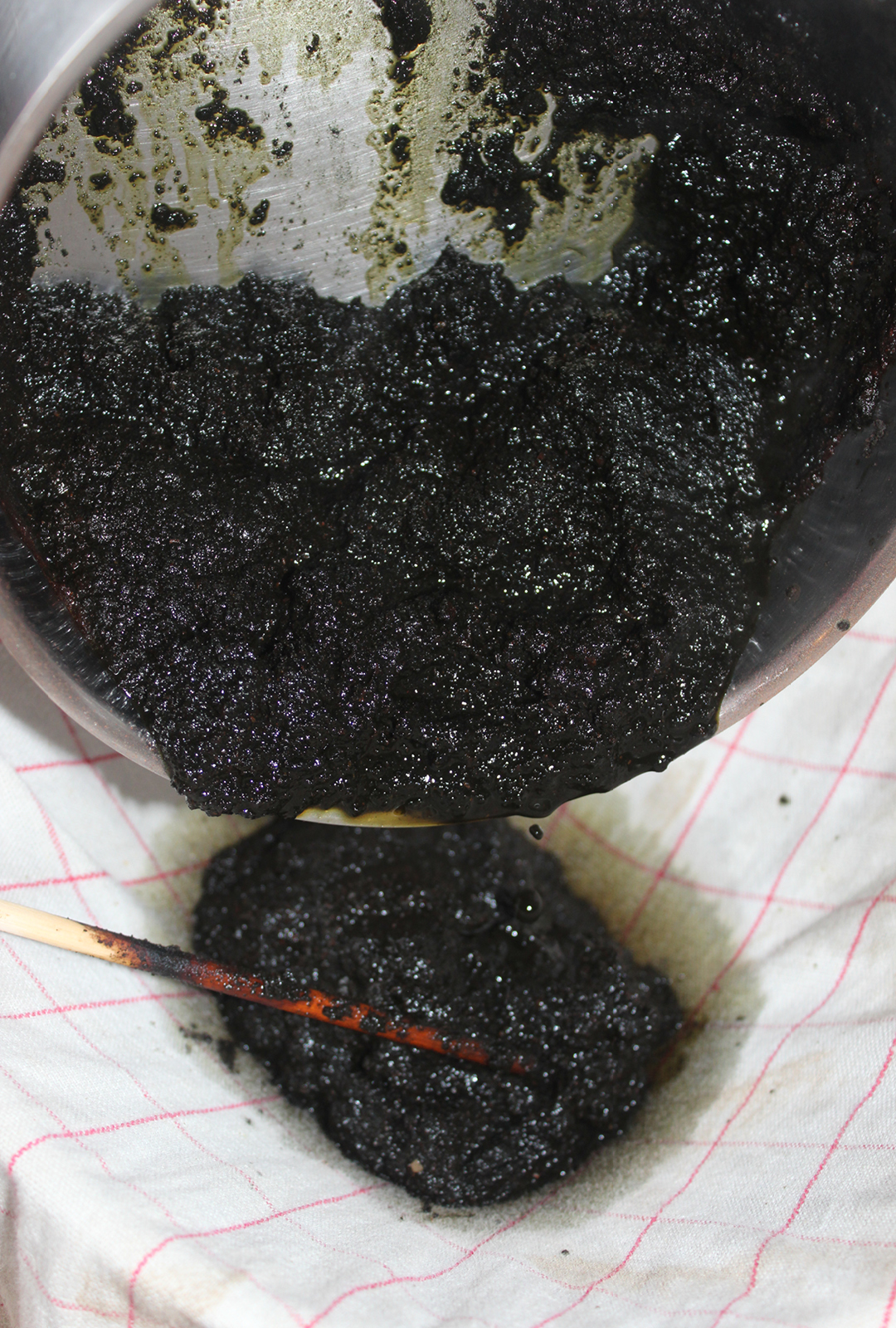 filtering ground madder