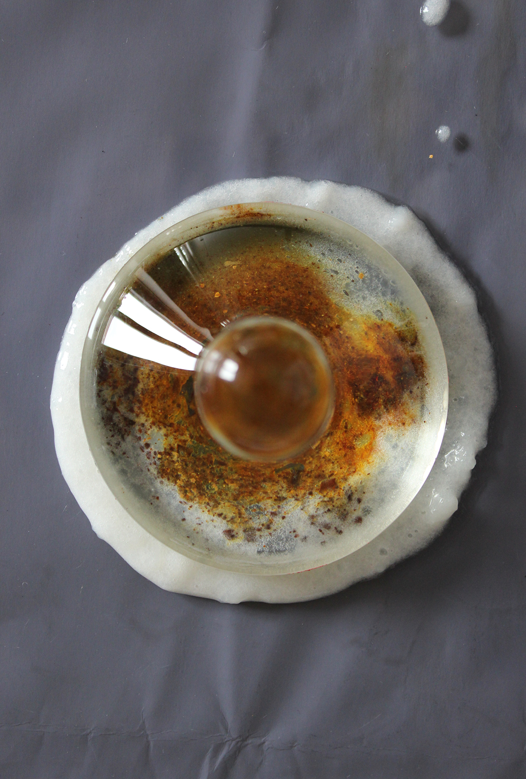 mix and grinding chamomile pigment